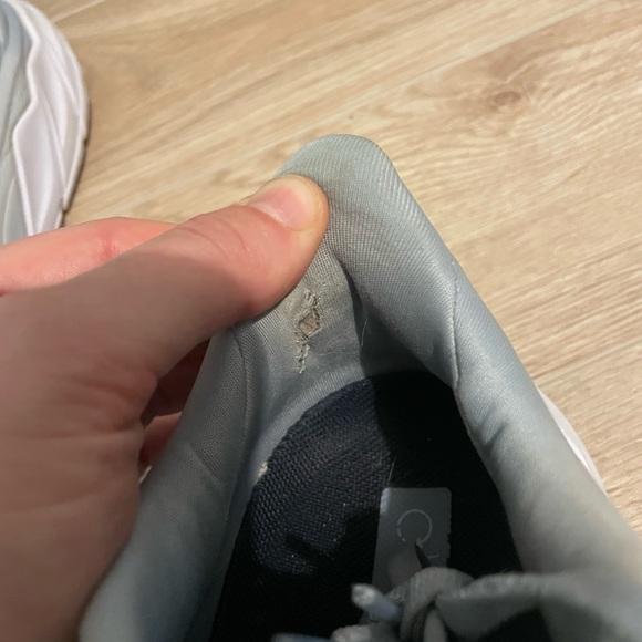 HOKA Arahi 6 - Picture 2 of 5